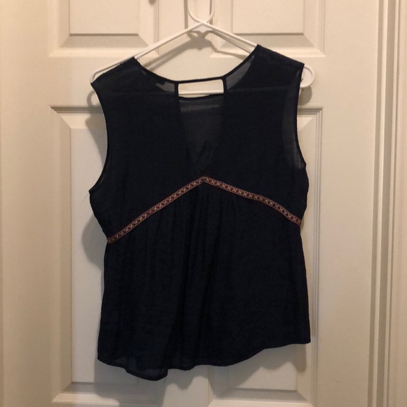 Lily White sleeveless top - Picture 2 of 4